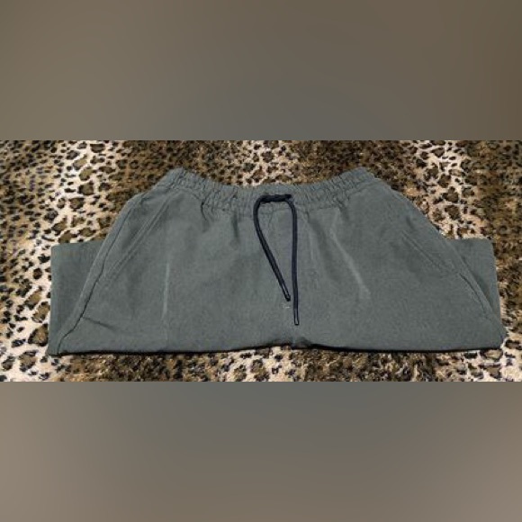 Men’s Small Army Green Stretchtech Shorts Super Nice Great Material - Picture 14 of 17